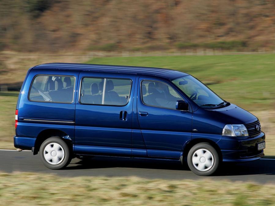  Toyota Hiace 2006 года  (фото 12 из 27)